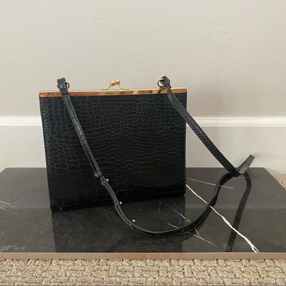 Faux Black Croc Crossbody Purse - Picture 3 of 8